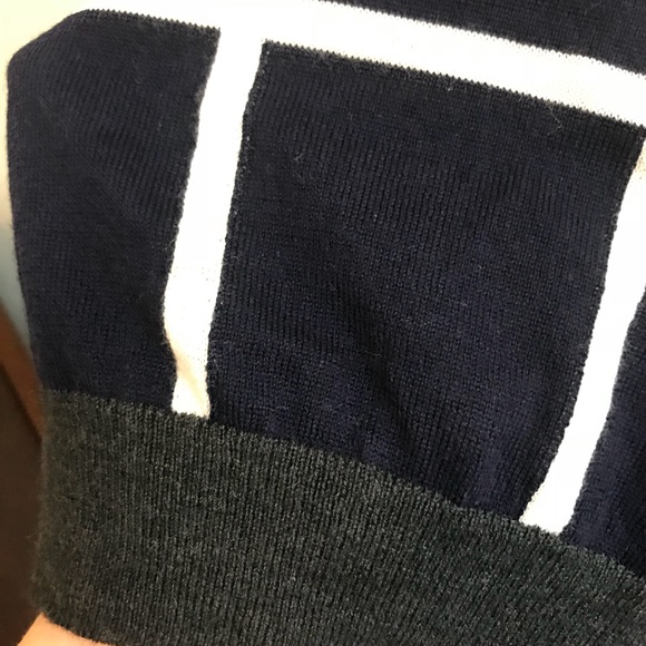 Navy wool sweater windowpane from Gap - Picture 4 of 5